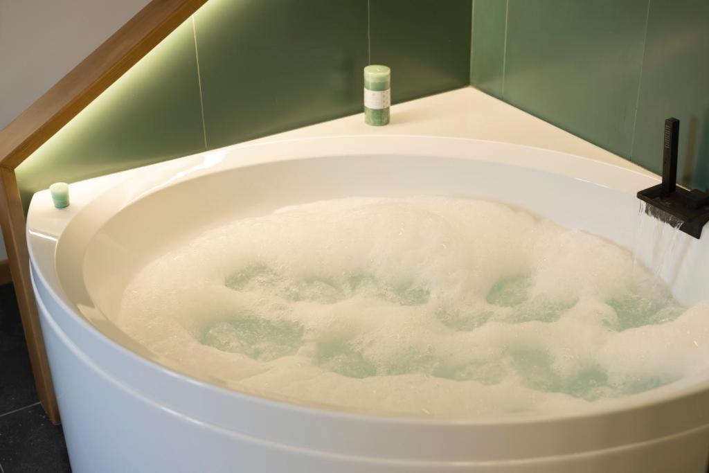 ガエータ Bali Aqua&Charme Bed & Breakfast エクステリア 写真